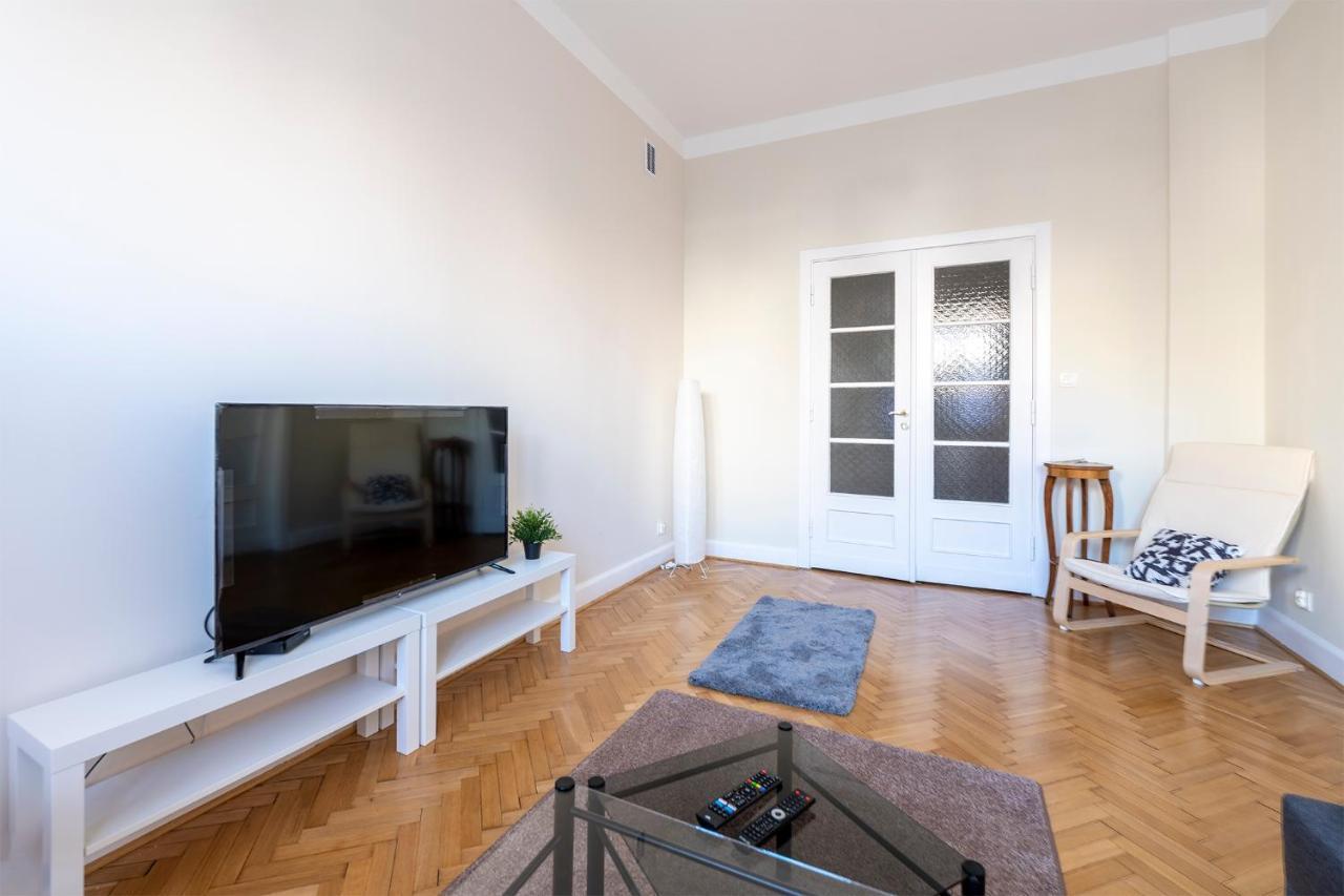 The Essence Of &large Stylish Apartment